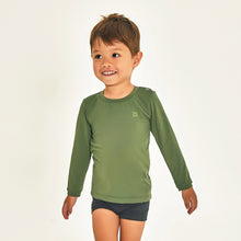 Załaduj obraz do przeglądarki galerii, Model Front: Uv Line T-Shirt Longsleeve Baby Green Militar Upf50+
