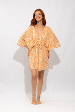 Załaduj obraz do przeglądarki galerii, Model Front: Rio De Sol Robe De Plage Sahari Kaftan Bel
