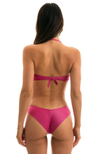Załaduj obraz do przeglądarki galerii, Model Back: Rio De Sol Haut Top Cloque Lichia Bandeau
