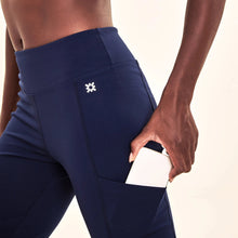 Załaduj obraz do przeglądarki galerii, Image 05: Uv Line Fitness Bas Legging Fit Aspen Navy Blue Upf50+

