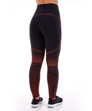 Załaduj obraz do przeglądarki galerii, Model Back: Alto Giro Fitness Bas Legging Bodytex Ii Com Degrade Preto
