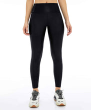 Załaduj obraz do przeglądarki galerii, Image 02: Alto Giro Fitness Bas Legging Couro Com Recorte Rebatidos Preto
