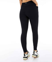 Załaduj obraz do przeglądarki galerii, Model Back: Alto Giro Fitness Bas Legging Unique Recortes Preto
