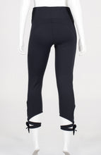 Załaduj obraz do przeglądarki galerii, Model Back: Alto Giro Fitness Bas Legging Up Co2 Barriga Zero Laco Preto
