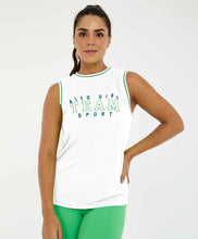 Załaduj obraz do przeglądarki galerii, Model Front: Alto Giro Fitness Haut Regata Nylon Dry Alongada Branco
