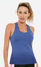 Załaduj obraz do przeglądarki galerii, Model Front: Alto Giro Fitness Haut Regata Skin Fit Degrade Marinho
