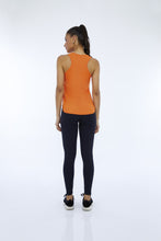 Załaduj obraz do przeglądarki galerii, Image 05: Alto Giro Fitness Haut Regata Skin Fit Inspiracional Laranja Orangeade
