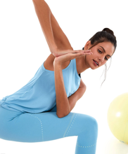 Załaduj obraz do przeglądarki galerii, Image 03: Alto Giro Fitness Haut Regata Skin Fit Regulagem Na Barra Azul Heron
