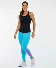 Załaduj obraz do przeglądarki galerii, Model Front: Alto Giro Fitness Haut Regata Skin Fit Tule E Laser Preto
