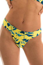 Załaduj obraz do przeglądarki galerii, Bottom Lemon Flower Tri Cos
