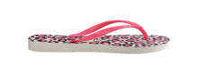 Załaduj obraz do przeglądarki galerii, Model Back: Havaianas Tongs Slim Animals White/Rose
