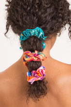 Załaduj obraz do przeglądarki galerii, Love-Trip Scrunchie
