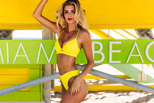 Załaduj obraz do przeglądarki galerii, Image 04: Luli Fama Bas Bottom Laced Glowstick Orillas
