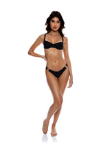 Załaduj obraz do przeglądarki galerii, Model Front: Luli Fama Bas Bottom Wide Strap Black
