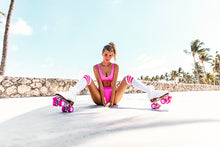 Załaduj obraz do przeglądarki galerii, Image 11: Luli Fama Haut Top Tank Barbie Pink Luli Babe
