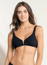 Załaduj obraz do przeglądarki galerii, Gallery: Maaji Haut Top Victory Splendour Black
