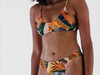 Załaduj i odtwarzaj film w przeglądarce Gallery, Video: Rio De Sol Ensemble Set El-Arco Bralette Essential-Comfy
