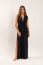 Załaduj obraz do przeglądarki galerii, Model Front: Rio De Sol Vêtement De Plage Black Long Dress Soleil
