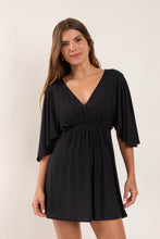 Załaduj obraz do przeglądarki galerii, Model Front: Rio De Sol Vêtement De Plage Black Mini Dress
