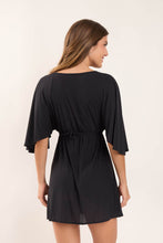 Załaduj obraz do przeglądarki galerii, Model Back: Rio De Sol Vêtement De Plage Black Mini Dress
