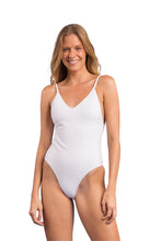 Załaduj obraz do przeglądarki galerii, Model Front: Rio De Sol Une Pièce Bora-White Hype
