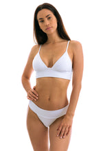 Załaduj obraz do przeglądarki galerii, Model Front: Rio De Sol Bas Bottom Cloque Branco Tri Cos
