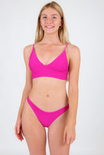 Załaduj obraz do przeglądarki galerii, Model Front: Rio De Sol Bas Bottom Cotele-Amaranto Essential-Comfy
