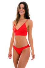 Załaduj obraz do przeglądarki galerii, Model Front: Rio De Sol Bas Bottom Cotele-Tomate Comfy
