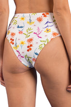 Załaduj obraz do przeglądarki galerii, Image 08: Rio De Sol Bas Bottom Countryside Hotpants
