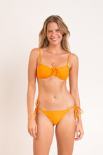 Załaduj obraz do przeglądarki galerii, Model Front: Rio De Sol Bas Bottom Dots-Mango Ibiza-Comfy
