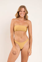 Załaduj obraz do przeglądarki galerii, Model Front: Rio De Sol Bas Bottom Fluity-Dourado Essential

