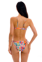Załaduj obraz do przeglądarki galerii, Model Back: Rio De Sol Bas Bottom Frutti Ibiza-Comfy
