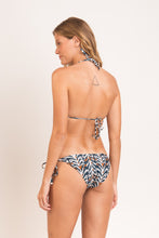Załaduj obraz do przeglądarki galerii, Model Back: Rio De Sol Bas Bottom Ikat Ibiza-Comfy
