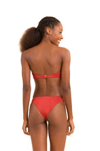 Załaduj obraz do przeglądarki galerii, Model Back: Rio De Sol Bas Bottom Malibu-Chili Essential
