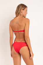 Załaduj obraz do przeglądarki galerii, Model Back: Rio De Sol Bas Bottom Microfibra-Chic-Red Madrid
