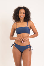 Załaduj obraz do przeglądarki galerii, Model Front: Rio De Sol Bas Bottom Navy Madrid
