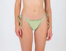Załaduj obraz do przeglądarki galerii, Model Front: Rio De Sol Bas Bottom Oliva Frufru-Comfy
