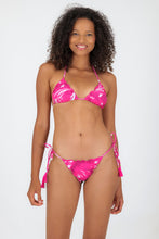 Załaduj obraz do przeglądarki galerii, Model Front: Rio De Sol Bas Bottom Pink-Palms Frufru
