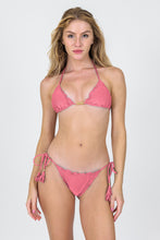 Załaduj obraz do przeglądarki galerii, Model Front: Rio De Sol Bas Bottom Shimmer-Confetti Frufru-Comfy
