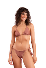 Załaduj obraz do przeglądarki galerii, Model Front: Rio De Sol Bas Bottom Shimmer-Copper Frufru-Fio
