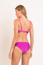 Załaduj obraz do przeglądarki galerii, Model Back: Rio De Sol Bas Bottom Shimmer-Gaia Essential-Comfy
