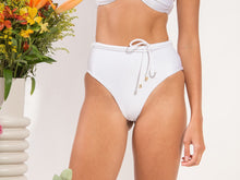 Załaduj obraz do przeglądarki galerii, Image 13: Rio De Sol Bas Bottom Shimmer-White Belted-High-Waist
