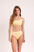 Załaduj obraz do przeglądarki galerii, Model Front: Rio De Sol Bas Bottom Sunshine Hotpants
