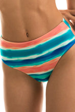 Załaduj obraz do przeglądarki galerii, Gallery: Rio De Sol Bas Bottom Upbeat Reto Hotpant
