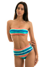 Załaduj obraz do przeglądarki galerii, Model Front: Rio De Sol Bas Bottom Upbeat Reto Hotpant
