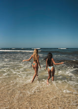 Załaduj obraz do przeglądarki galerii, Image 06: Rio De Sol Bas Bottom Valley Isla
