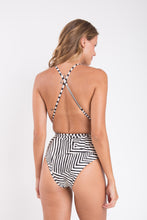 Załaduj obraz do przeglądarki galerii, Model Back: Rio De Sol Une Pièce Collage New Vegas
