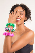 Załaduj obraz do przeglądarki galerii, Image 02: Rio De Sol Chouchou Dots-Energy Scrunchie
