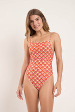 Załaduj obraz do przeglądarki galerii, Model Front: Rio De Sol Une Pièce Floral-Scales Adele
