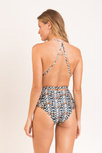 Załaduj obraz do przeglądarki galerii, Model Back: Rio De Sol Une Pièce Ikat New Vegas
